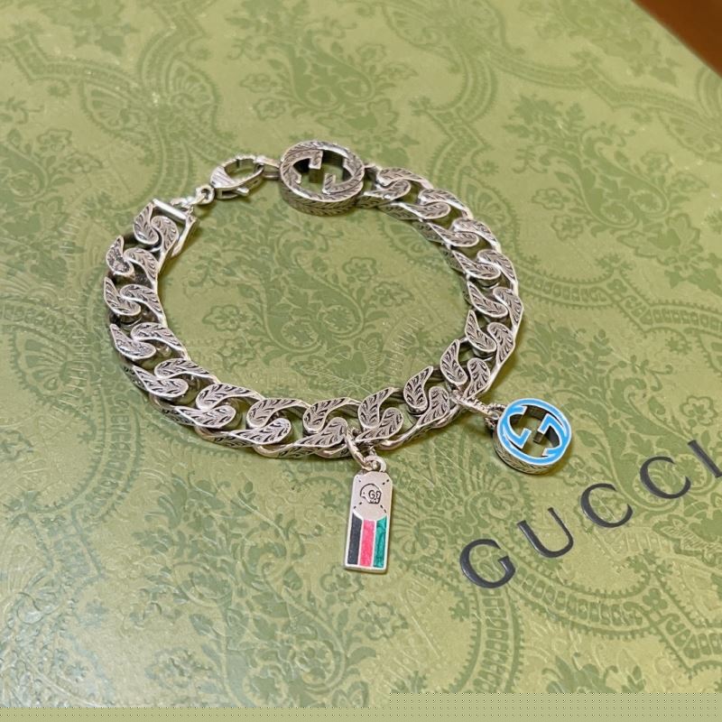 G*u*i bracelets